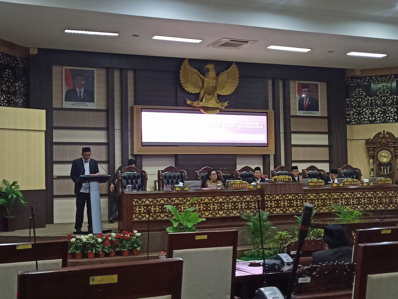 Wabup Hadiri Rapur Pengesahan APBD Kukar TA 2024 PRUDENSI