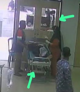 KLARIFIKASI : Foto dari kamera CCTV pasien yang mengeluh tidak dapat pelayanan dan vital di media sosial Tiktok, sedang mendapat pelayanan di IGD. (Foto: Humas RSUD Soedarso Pontianak)