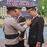 Kapolres Probolinggo Pimpin Upacara Kenaikan Pangkat dan Purna Bakti Personel