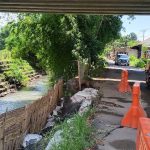 Pembangunan Plengsengan Desa Jabung Wetan Tak Kunjung Dikerjakan, Akses Jalan Hampir Terputus