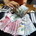 Rupiah Tertekan Awal Pekan, Dolar AS dan Harga Minyak Jadi Pemicu