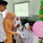 Peduli Sesama, DWP dan Diperta Probolinggo Salurkan Santunan Anak Yatim serta Beasiswa Prestasi