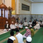 Bank Kalbar Salurkan Dana Operasional Masjid Babul Mukminin Teluk Batang KKU