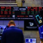 Wall Street Ditutup Beragam, Investor Cermati Arah Suku Bunga The Fed
