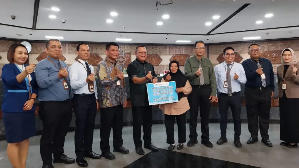 Foto bank kalbar 500 juta