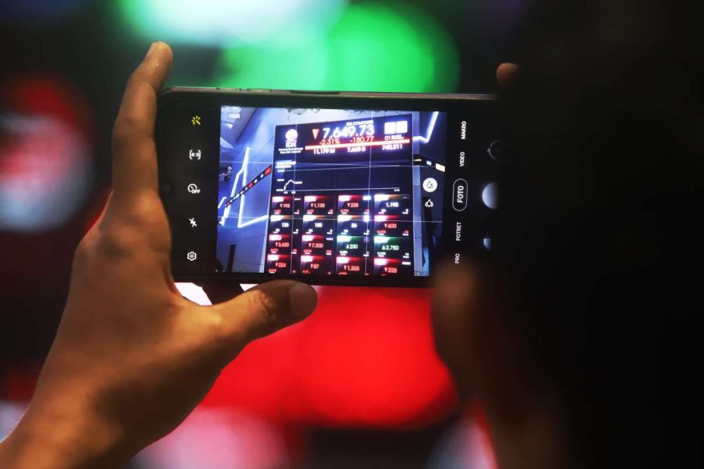 IHSG Sesi I Anjlok 0,55 Persen, Mayoritas Sektor Tertekan