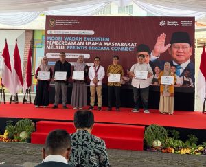 Sertifikasi Halal Jadi Jalan UMKM Naik Kelas, Dekan FEBI UIN Bandung Dapat Penghargaan
