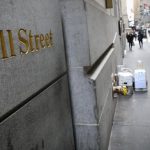 Wall Street Ditutup Menguat, Pasar Pangkas Ekspektasi Kenaikan Bunga The Fed