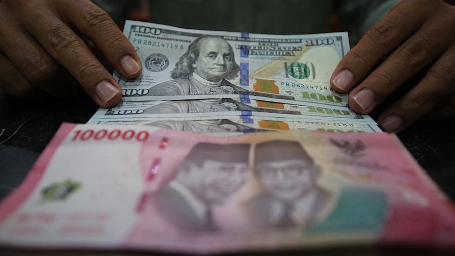 Rupiah Melemah ke Rp17.950 per Dolar AS, Mata Uang Asia Beragam