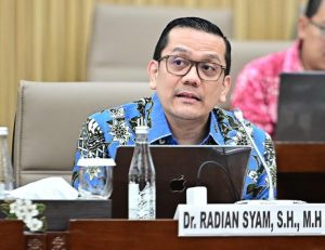 pakar-hukum-tata-negara-radian-syam-foto-source-for-jpnn-9mg-d9p8